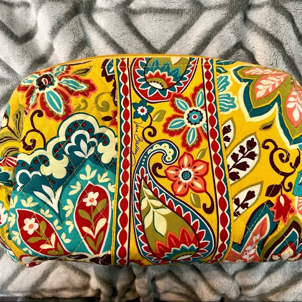 ✨ Vera Bradley Yellow Floral Design Make Up Bag ✨